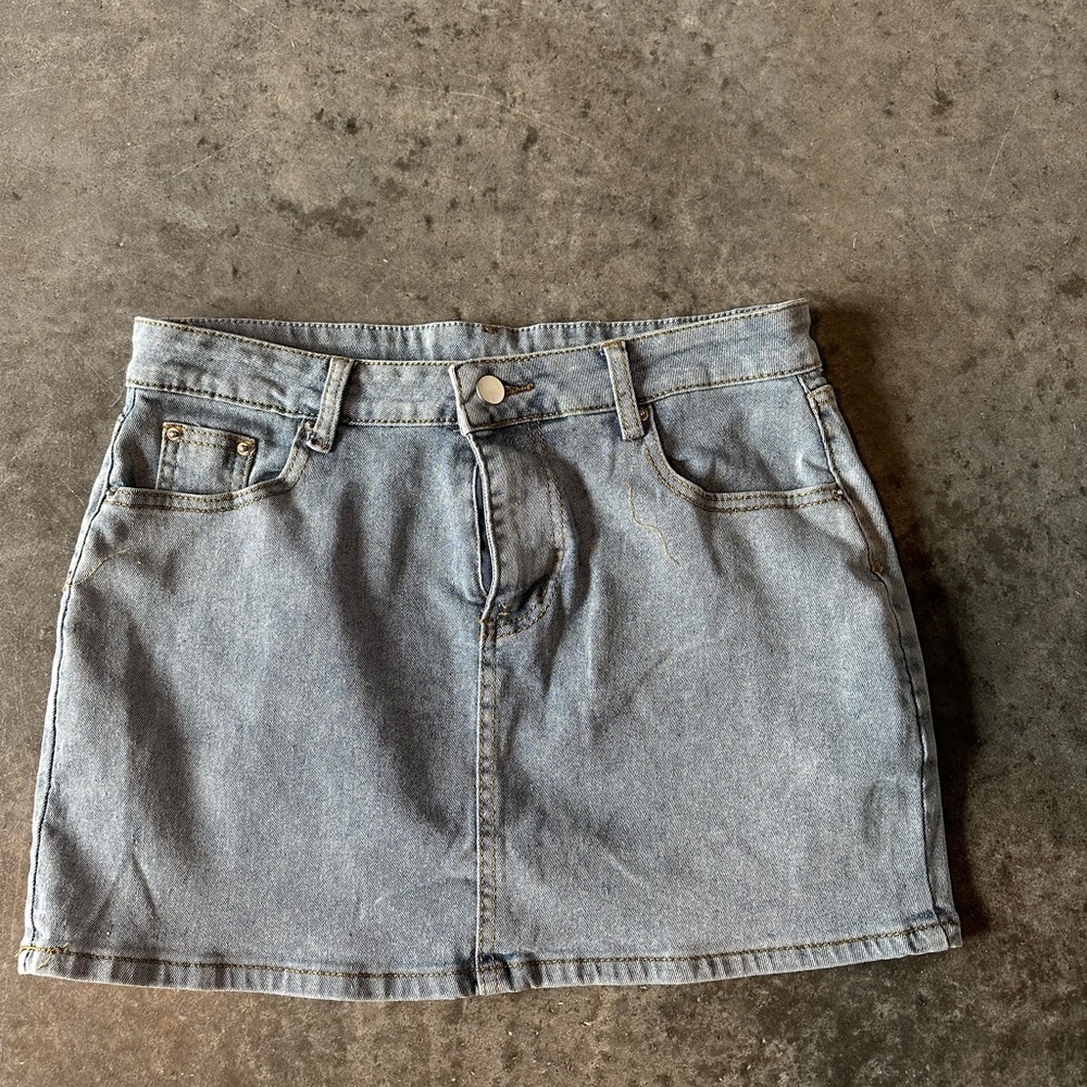 Adorable mini jean skirt